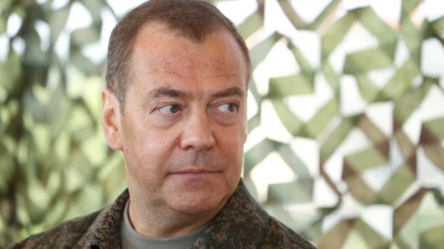Медведев: Изключително опасно е за Зеленски да се кандидатира за втори мандат